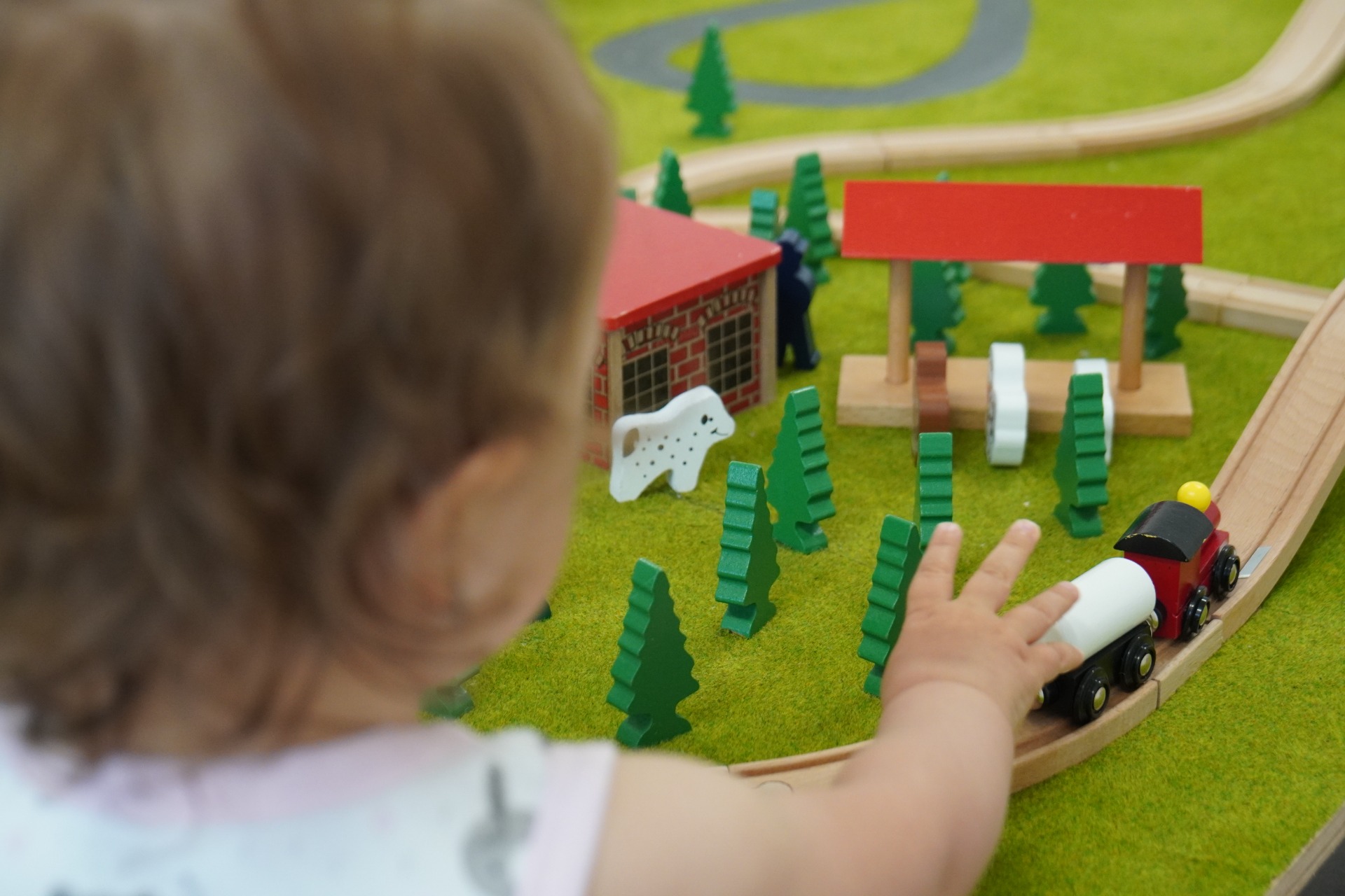 Fa terepasztal, minden gyermek számára.